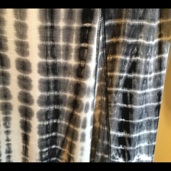 Lucy & Laurel top size large - Picture 4 of 6